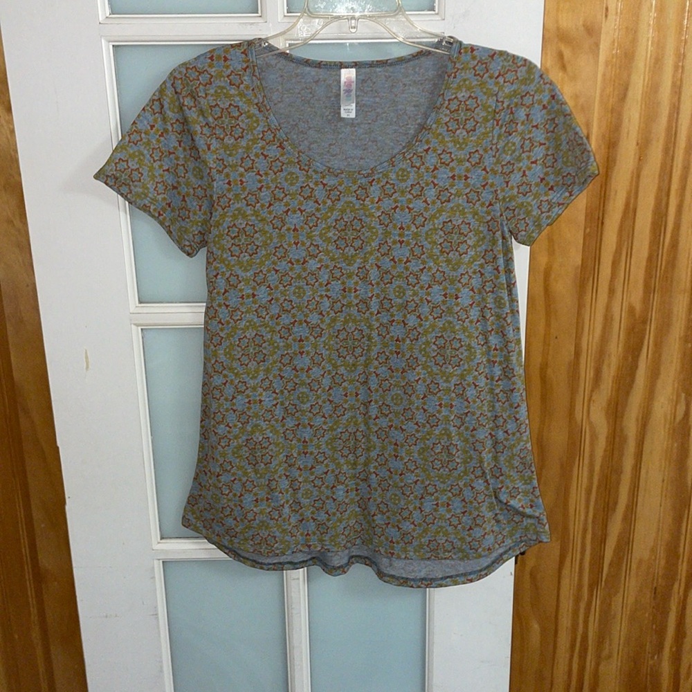 Lularoe tee
